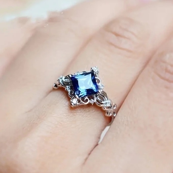 Dainty Blue Silver Victorian Inspired Ring - Picture 5 of 9